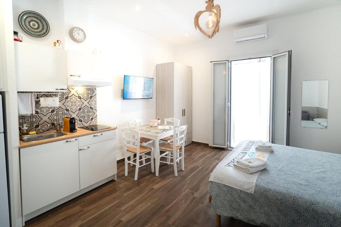 Nonna Vittoria Apartments Мола ди Бари Екстериор снимка